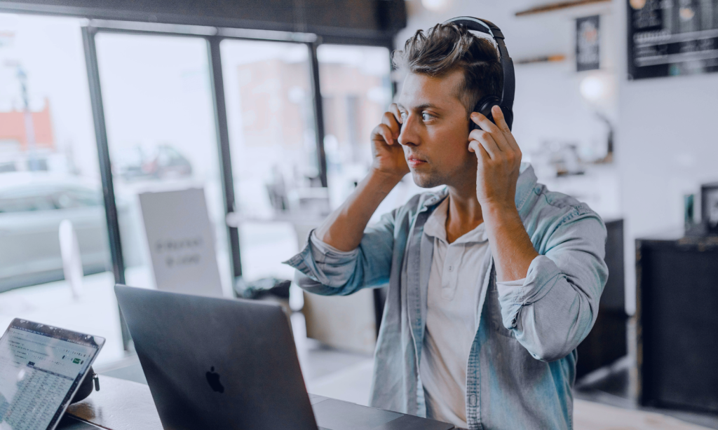 AI in Customer Service: How RAG and LLMs Are Transforming Support at Scale